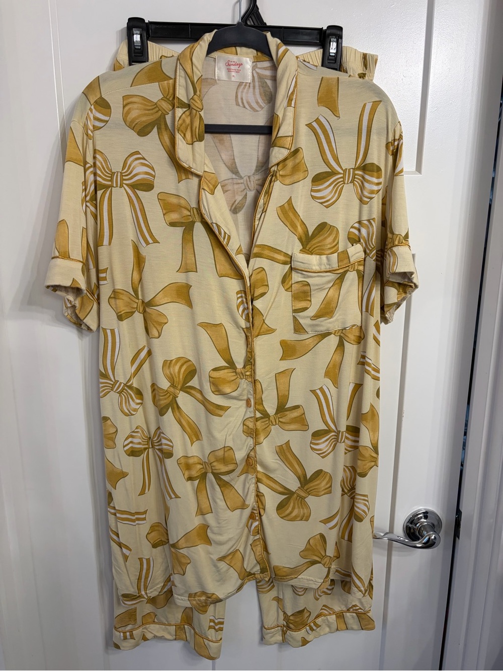 In my Sundays Gold Bows pajamas XL